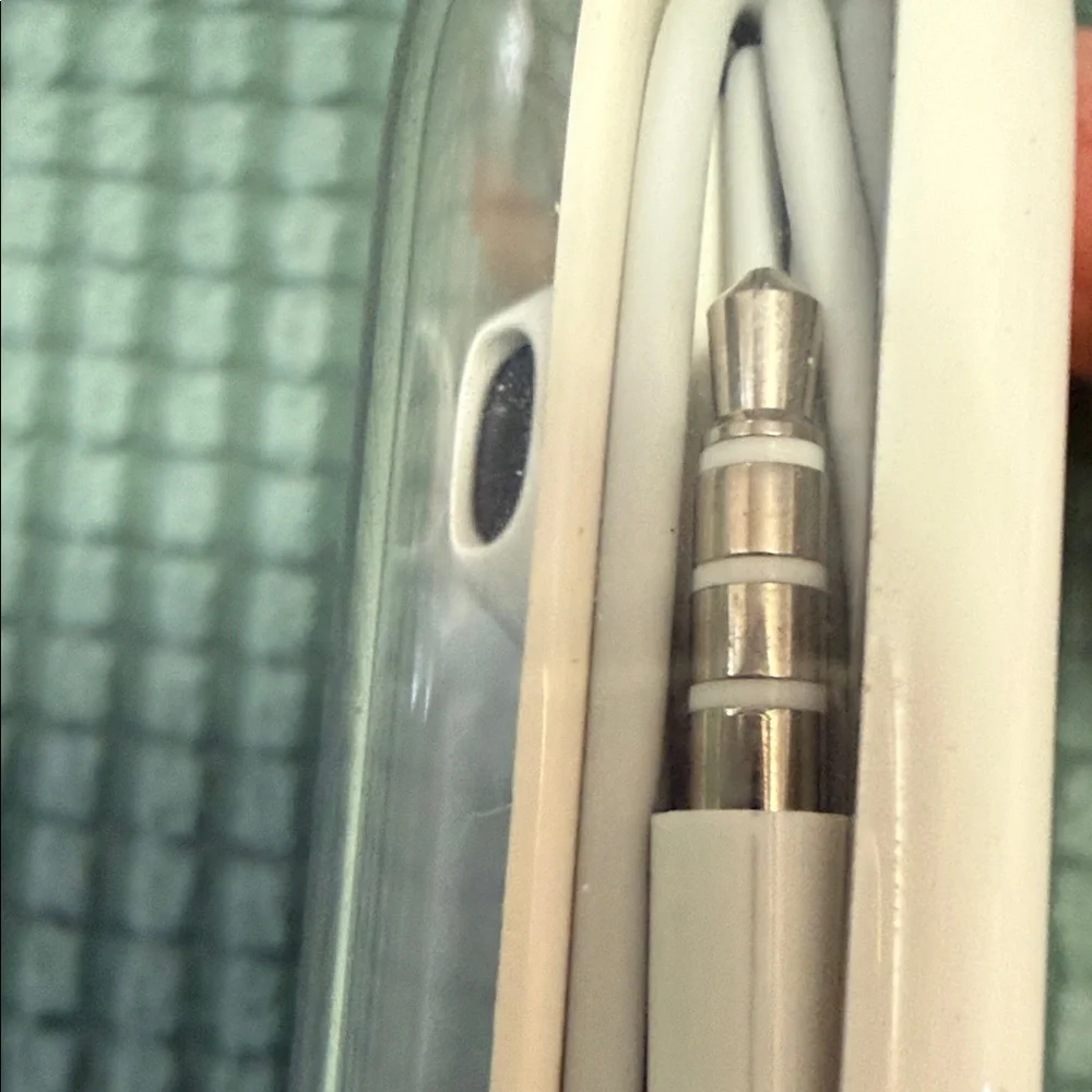 Apple white wired